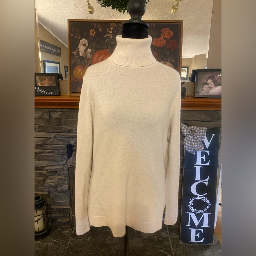 Ann Taylor Cream Cashmere Turtleneck Sweater